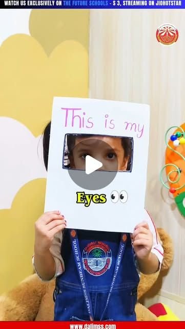 Learning about the five sense organs, Mahmoorganj